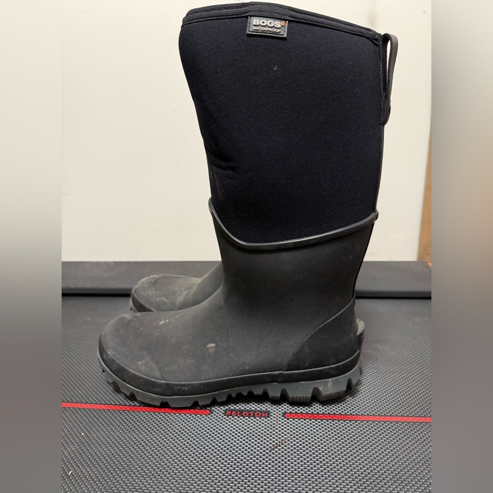 Bogs classic tall men’s insulated waterproof boots.